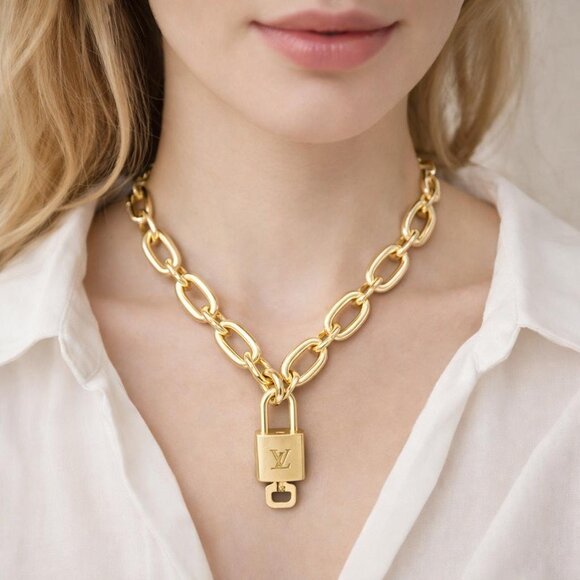 Gold-Plated Necklace with Authentic Louis Vuitton Padlock - Picture 1 of 15